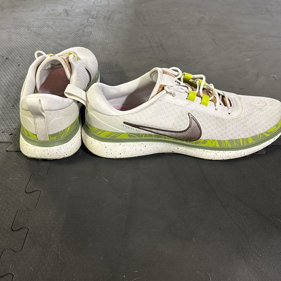 Nike golf shoes - Picture 2 of 6
